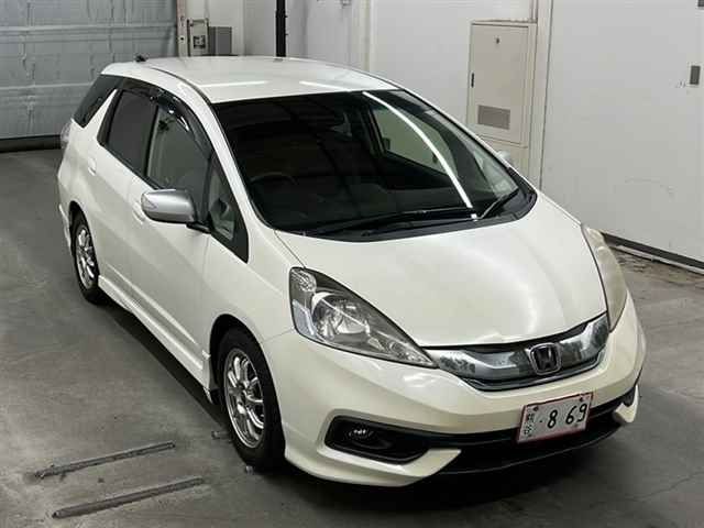 85070 Honda Fit shuttle GP2 2014 г. (MIRIVE Saitama)